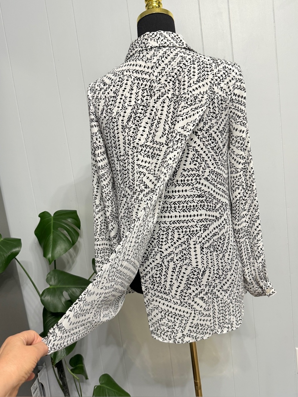 #1)  CAbi Black & White Patterned Button-Down Blouse With Wrap Style Back - Picture 2 of 6